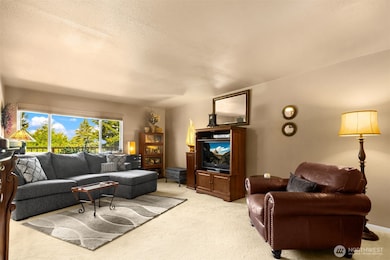 968 Sq Ft Top Floor Unit