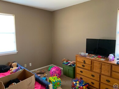 3326 SW Kiowa St, Topeka, KS 66614 - photo 6