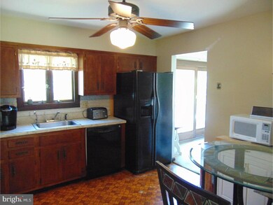 305 Maple Blvd, Orwigsburg, PA 17961 - photo 7