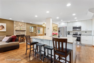 5720 Dunham Rd, Downers Grove, IL 60516 - photo 3