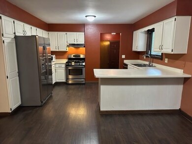 209 Hilltop Cir, Brooklyn, WI 53521 - photo 3