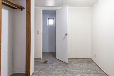 1577 W 4th St, Other, GA 31510 - photo 3