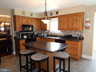 1522 Abbas Ave, Lancaster, PA 17602 - photo 2