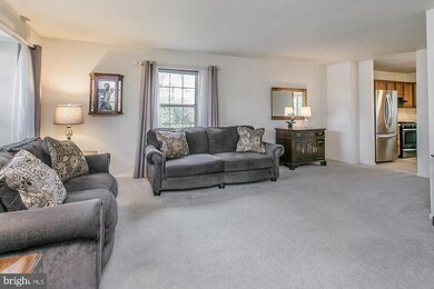 512 Carousel Cir, Norristown, PA 19403 - photo 4