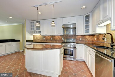 2212 Boxwood Dr, Falls Church, VA 22043 - photo 3