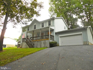 10981 Horseshoe Dr, Frederick, MD 21701 - photo 2