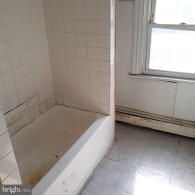 435 Locust St, Reading, PA 19604 - photo 6