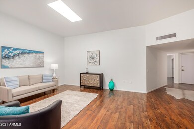 14012 N Palm Ridge Dr W, Sun City, AZ 85351 - photo 7