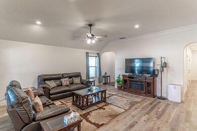 247 Jacinth Ln, Granbury, TX 76049 - photo 5