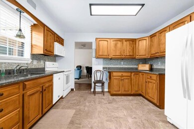 2797 Rolling Green Place, Macungie, PA 18062 - photo 4