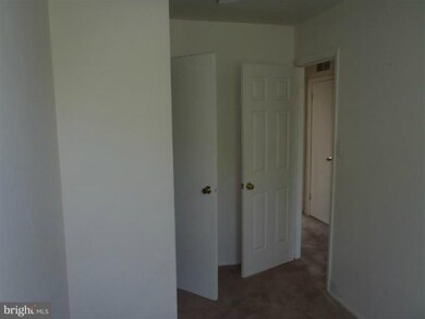 2646 W Franklin St, Baltimore, MD 21223 - photo 4