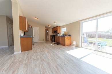 3333 Spring Valley Dr, Columbus, IN 47203 - photo 2