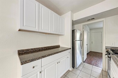 1010 W 23rd St unit 5, Austin, TX 78705 - photo 7
