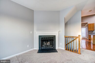 2534 James Madison Cir, Herndon, VA 20171 - photo 5