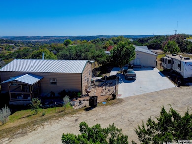 125 Valencia Dr, Kerrville, TX 78028 - photo 3