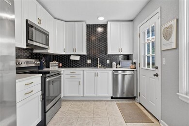 8538 Goodman St, Overland Park, KS 66212 - photo 6