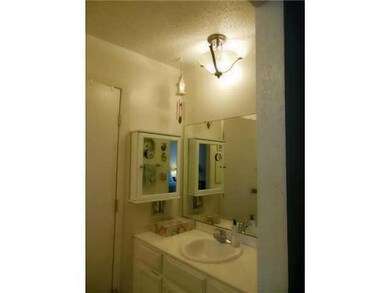 10644 Park View Cir, El Paso, TX 79935 - photo 4