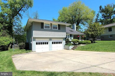 9020 Brierly Rd, Chevy Chase, MD 20815 - photo 2