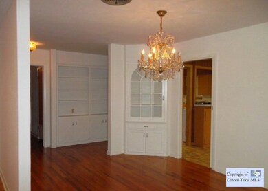 719 E Weinert St, Seguin, TX 78155 - photo 7