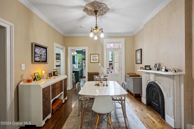 10-web-or-mls-221-jay-st