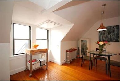 334 Tappan St unit 5, Brookline, MA 02445 - photo 3