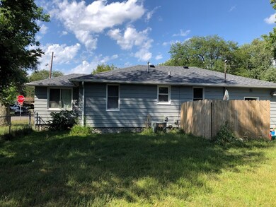 501 E Carlton Ave, Elkhart, IN 46517 - photo 2