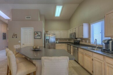 Great Kitchen/Vaulted Ceilings