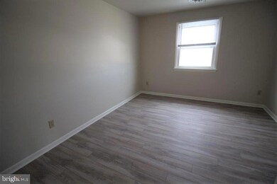 101 W Main St unit . 2, New Holland, PA 17557 - photo 5