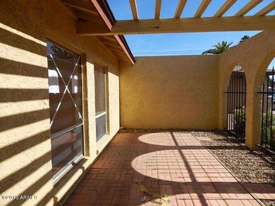 023-296677 Courtyard 2