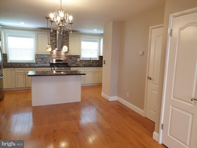 3646 Genesee Dr, Philadelphia, PA 19154 - photo 5