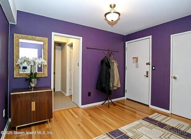 Fort Place Cooperative unit B5D, Staten Island, NY 10301 - photo 5