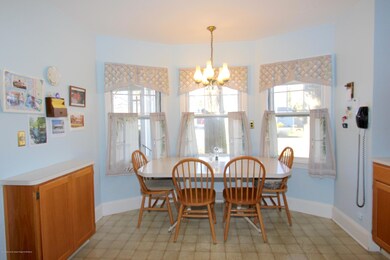 216 Green Grove - 11