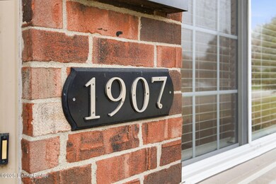 1907 Balfour Dr, Louisville, KY 40242 - photo 2