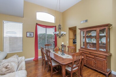 4) FORMAL DINING