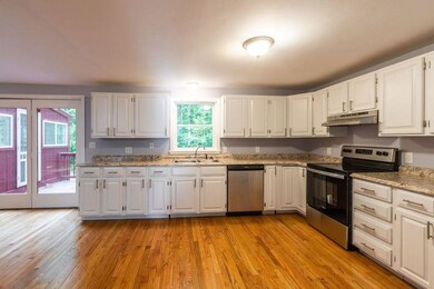 16 Hemlock St, Hillsborough, NH 03244 - photo 3