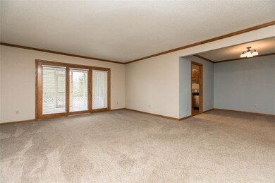 4420 Westchester Dr NE unit A, Cedar Rapids, IA 52402 - photo 6