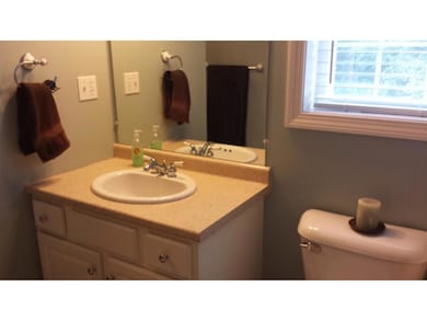 83 Forest Hill Way unit 35, Manchester, NH 03109 - photo 4