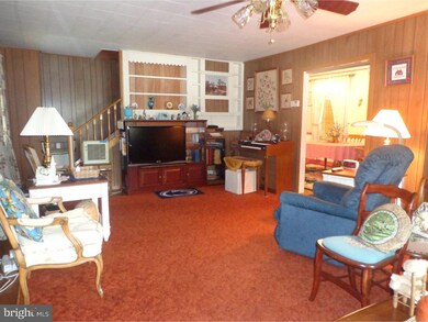 135 Laurel St, Ashland, PA 17921 - photo 2