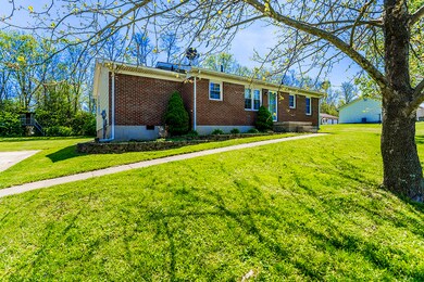 109 Thomas St, Frankfort, KY 40601 - photo 2