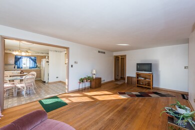 2416 Chestnut St, Waukegan, IL 60087 - photo 5