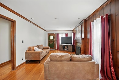 604 Richards Rd, Columbus, OH 43214 - photo 5