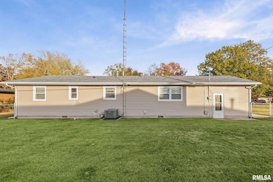 628 Sara Dr, Centralia, IL 62801 - photo 6