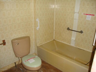 341 E Poplar St, Nanticoke, PA 18634 - photo 7