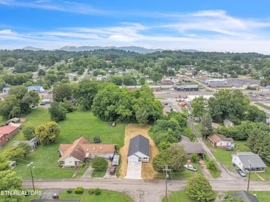 2-web-or-mls-814 Hendrickson--7-Edit