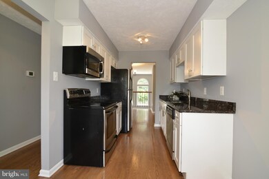 13941 Big Yankee Ln, Centreville, VA 20121 - photo 3