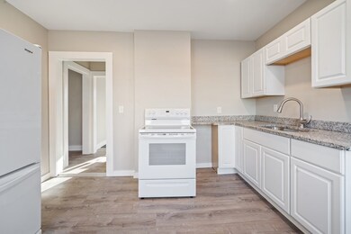 246 Walnut St, Springfield, MA 01105 - photo 3