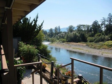 376 Lakeview Dr, Grants Pass, OR 97526 - photo 6