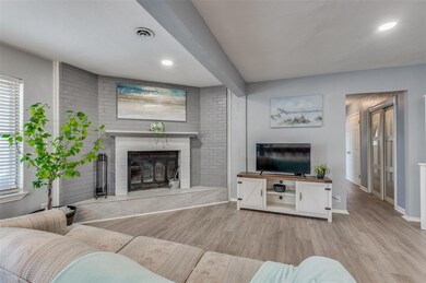 1120 Cavender Dr, Hurst, TX 76053 - photo 7