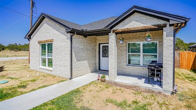 2207 Centaurus Way, Granbury, TX 76048 - photo 3