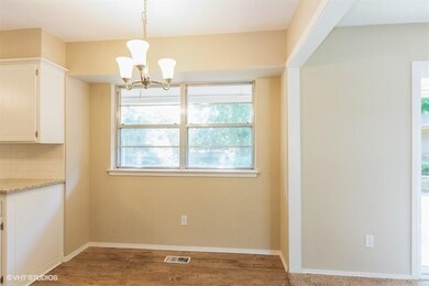 5916 N Sterling Dr, Oklahoma City, OK 73122 - photo 6